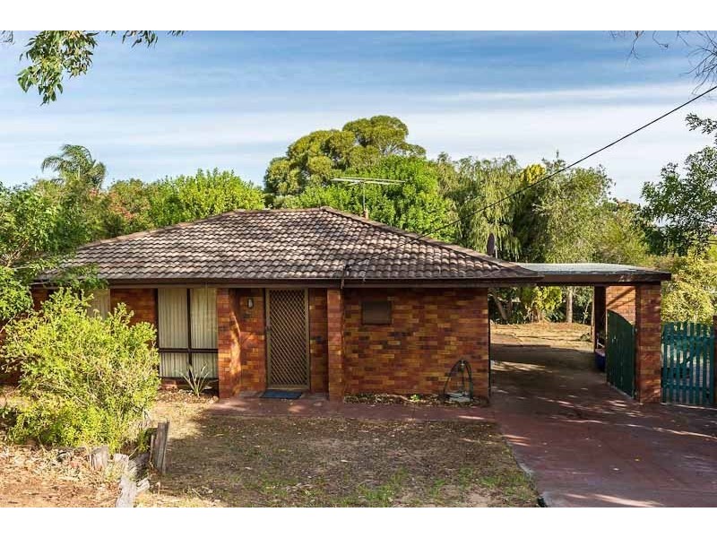 8 Mertz  Court, Hillarys WA 6025