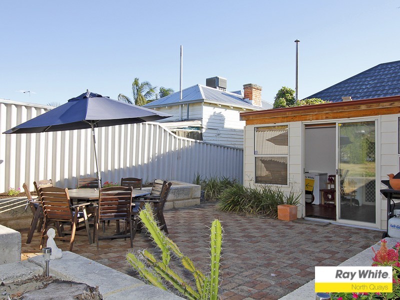 74 Hubert St, East Victoria Park WA 6101