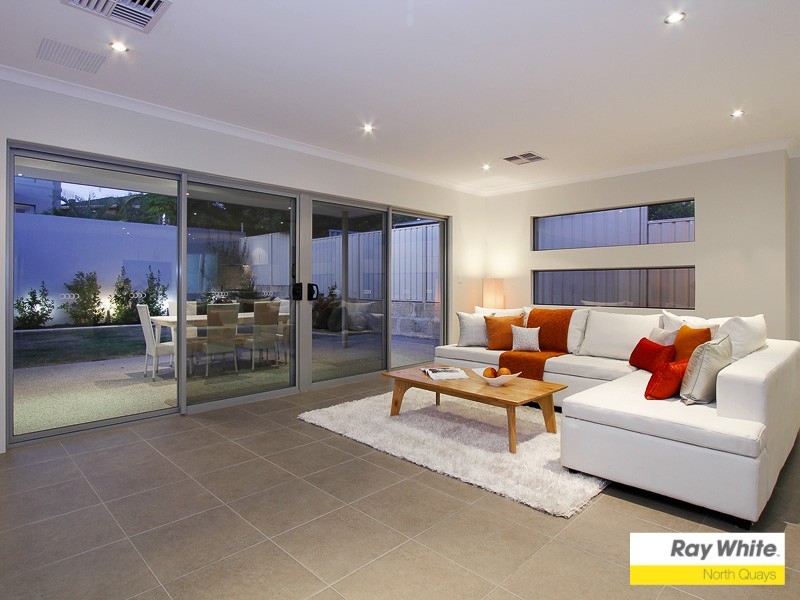 84b Jackson Avenue, Karrinyup WA 6018