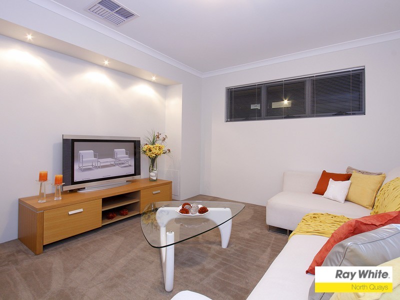 84b Jackson Avenue, Karrinyup WA 6018