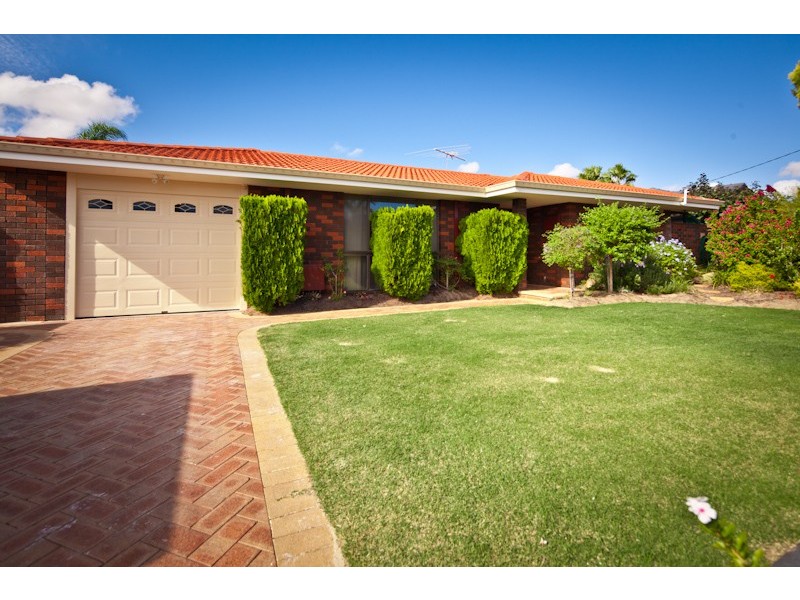 33 Fraser Way, Padbury WA 6025