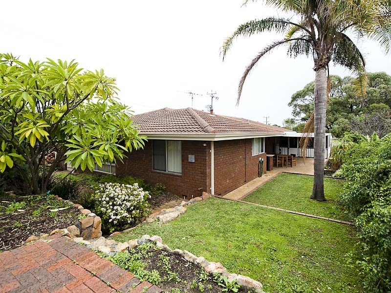 2 Stanford Road, Kallaroo WA 6025