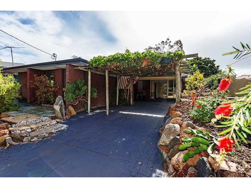 11 Buchanan Way, Padbury WA 6025