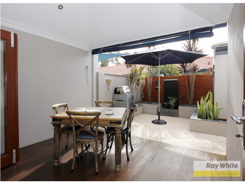 16 Waterview Drive, Woodvale WA 6026