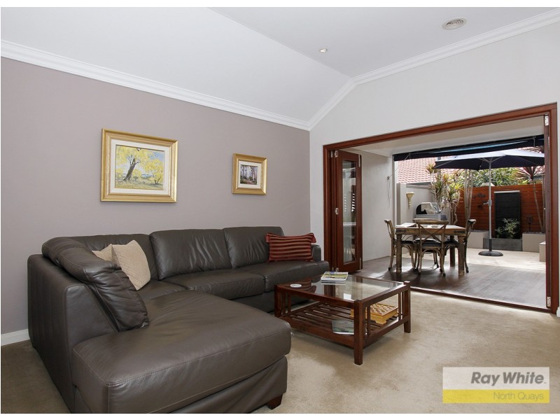 16 Waterview Drive, Woodvale WA 6026