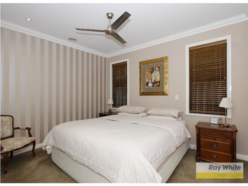 16 Waterview Drive, Woodvale WA 6026