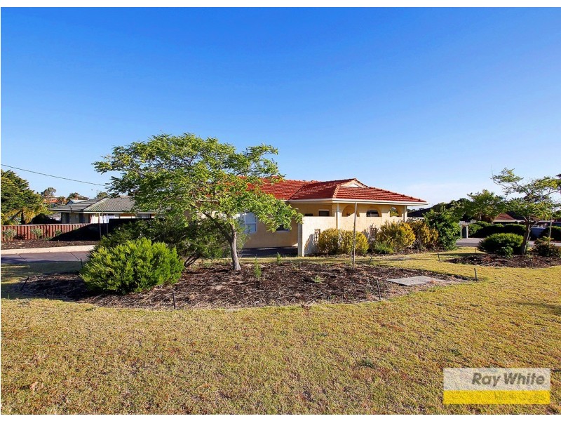 38 Mayflower Cresent, Craigie WA 6025