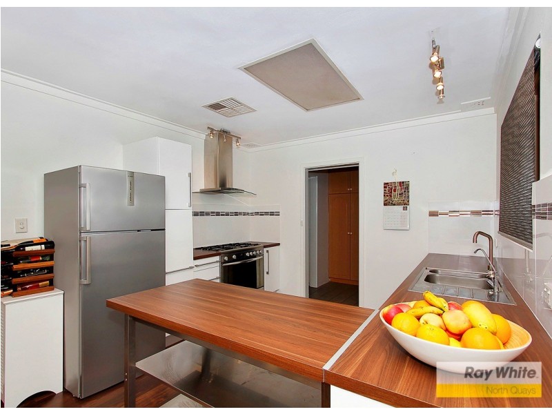 38 Mayflower Cresent, Craigie WA 6025