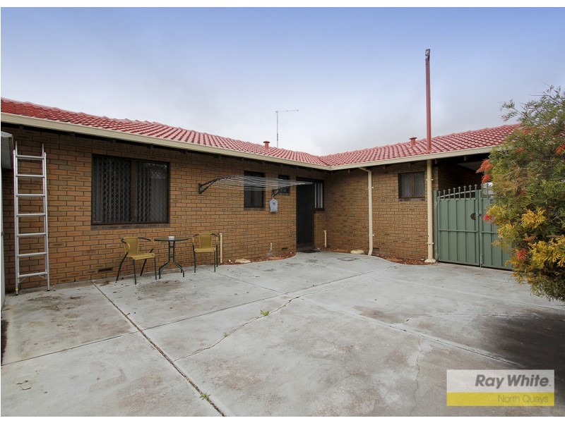 31 Blaxland Way, Padbury WA 6025