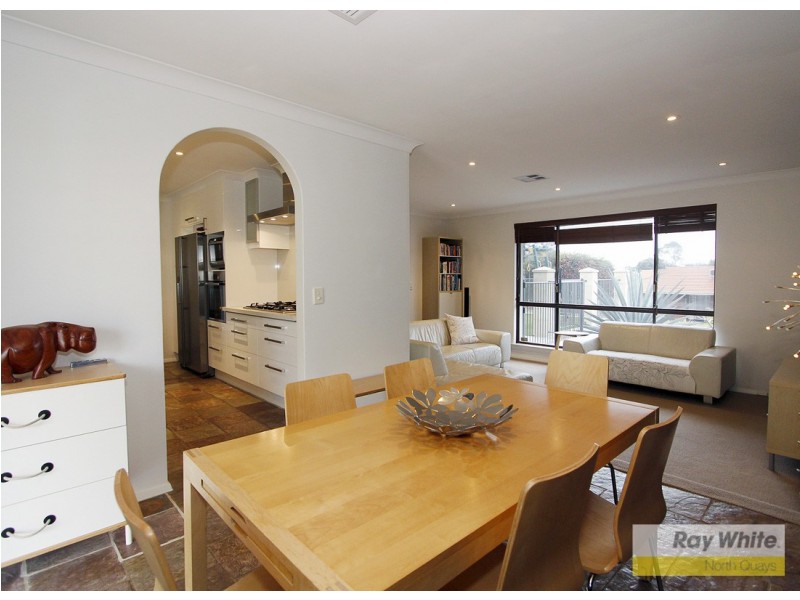 4 Fitzpatrick Way, Padbury WA 6025