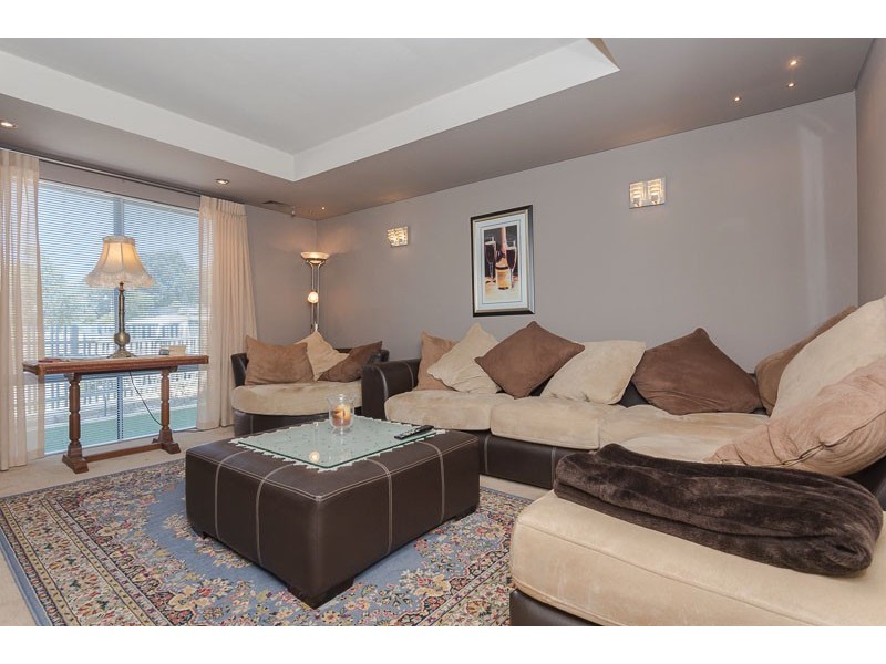 2 Oyster Lane, Yanchep WA 6035