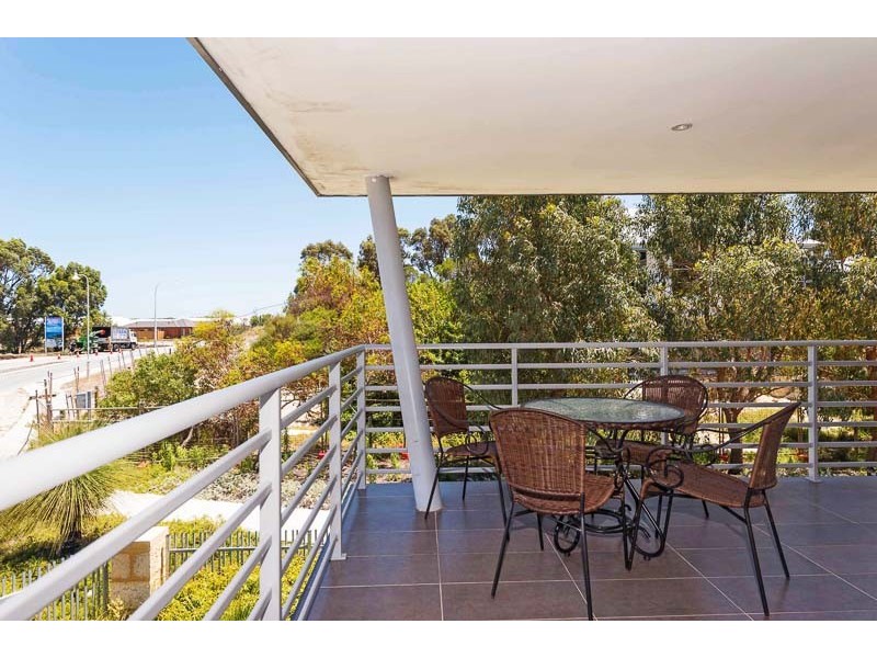 2 Oyster Lane, Yanchep WA 6035