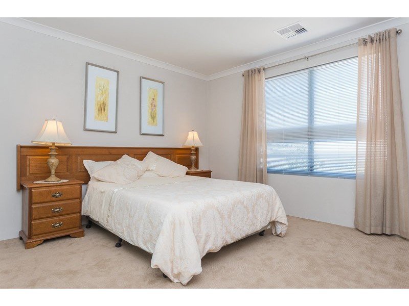 2 Oyster Lane, Yanchep WA 6035