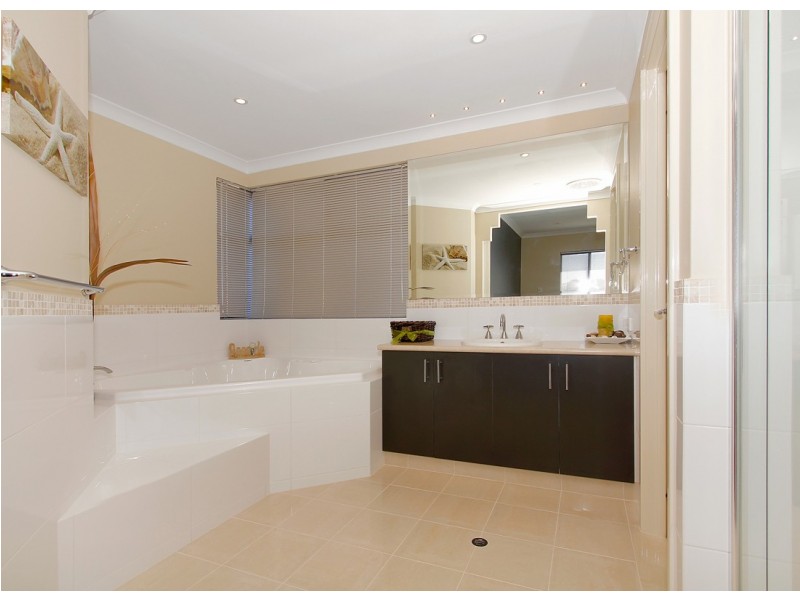 12 Tees Court, Mindarie WA 6030