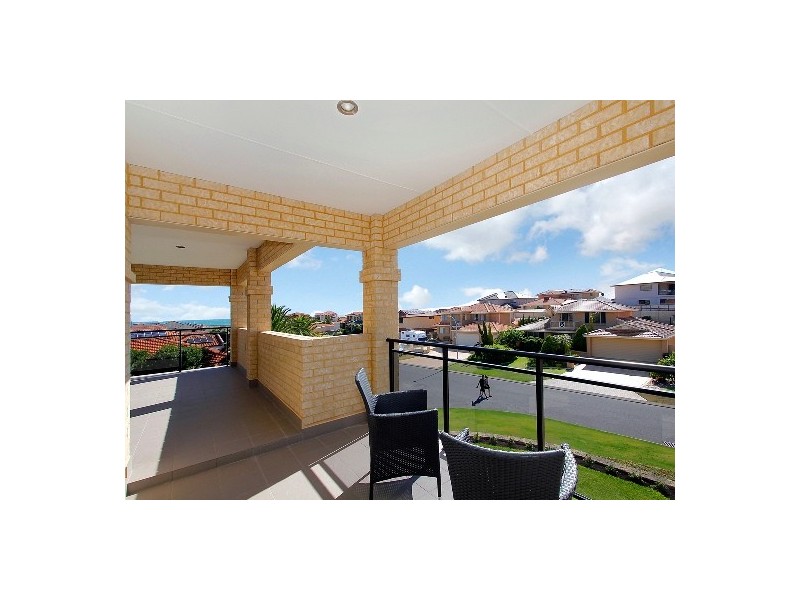 12 Tees Court, Mindarie WA 6030