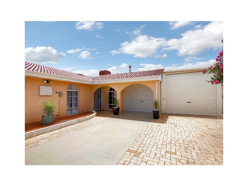 43 Blaxland Way, Padbury WA 6025