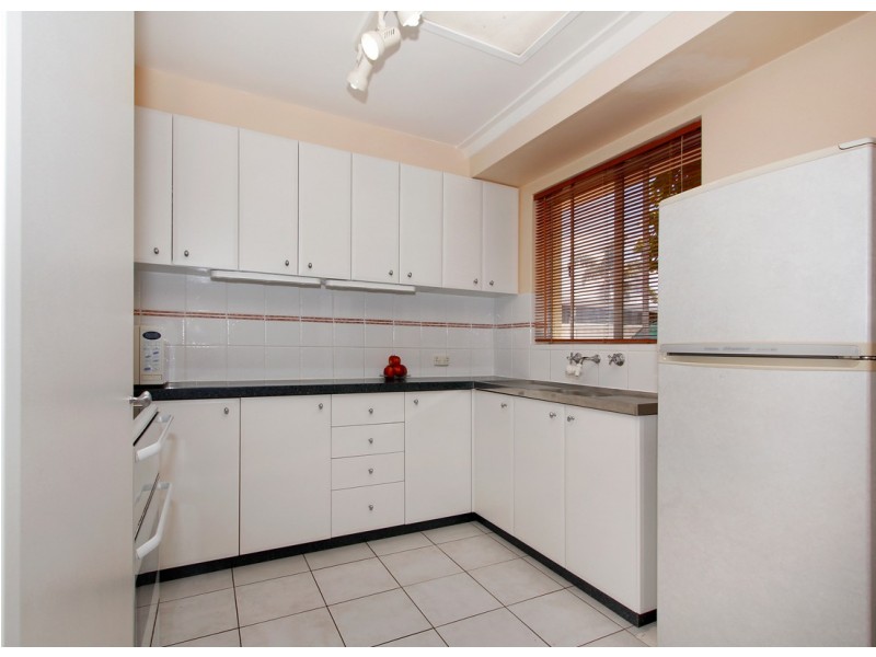 43 Blaxland Way, Padbury WA 6025