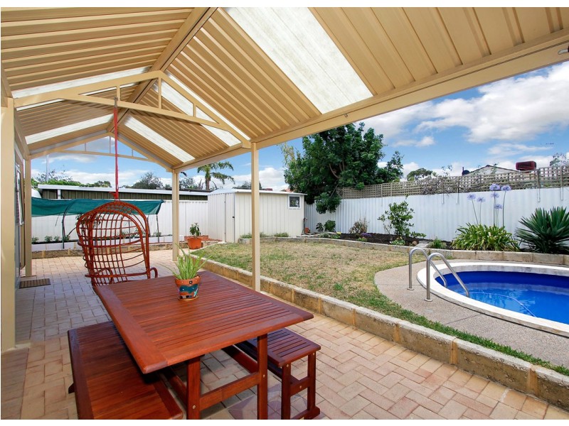 43 Blaxland Way, Padbury WA 6025