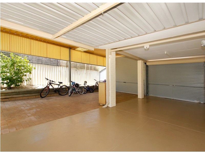 43 Blaxland Way, Padbury WA 6025