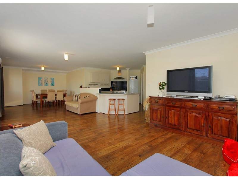 17 Oakhill Heights, Ellenbrook WA 6069