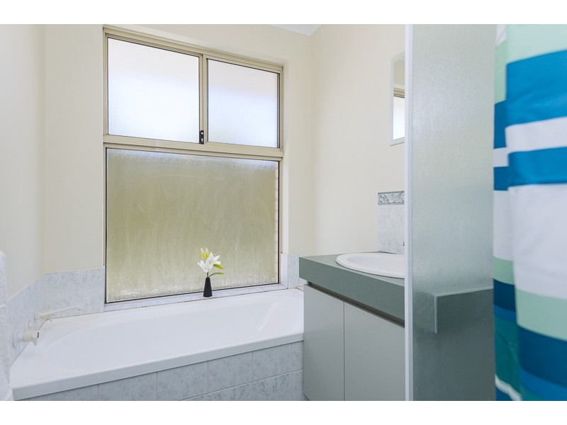 4 Blackbird Glen, Quinns Rocks WA 6030