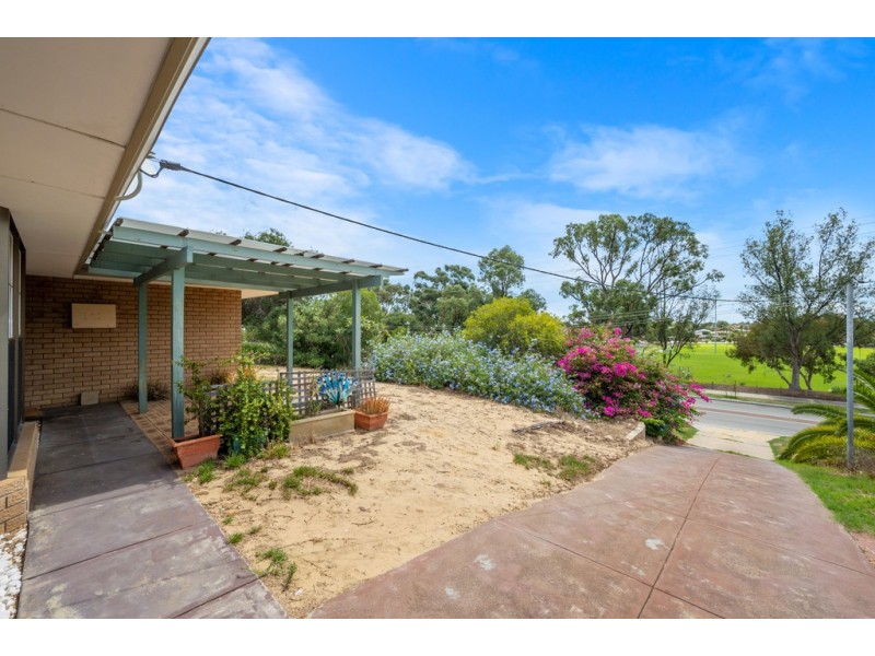 10 Giles Avenue, Padbury WA 6025