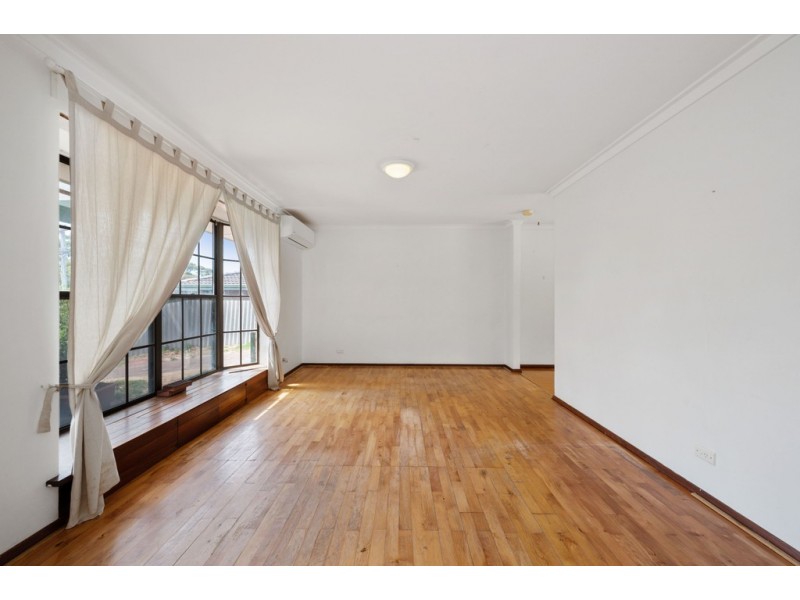 10 Giles Avenue, Padbury WA 6025