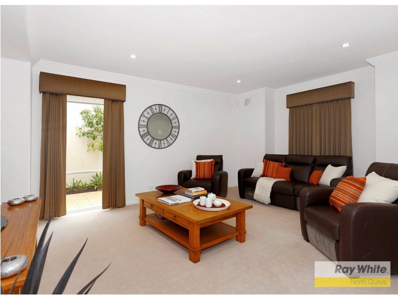 9 Maldives Drive, Hillarys WA 6025