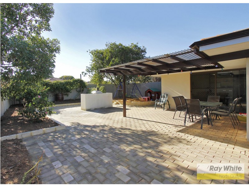 1 Lucine Court, Heathridge WA 6027