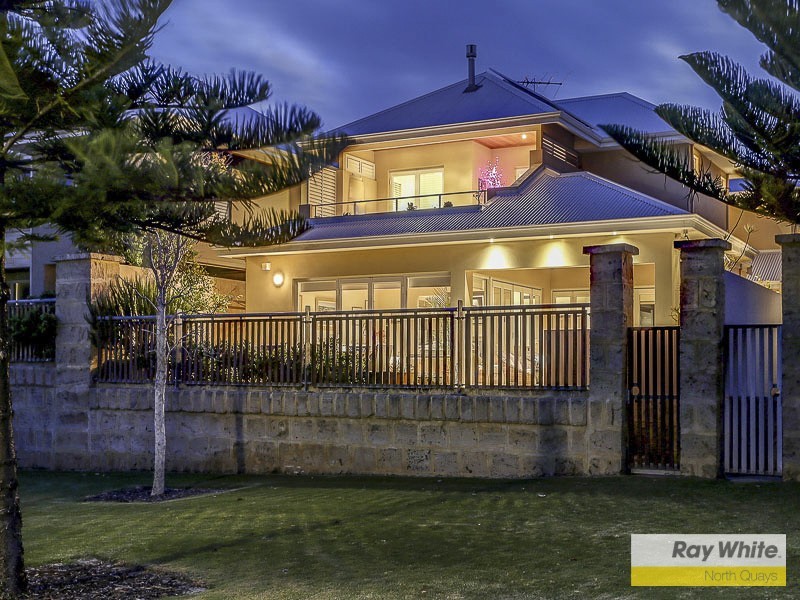 18 Tahiti Lane, Hillarys WA 6025