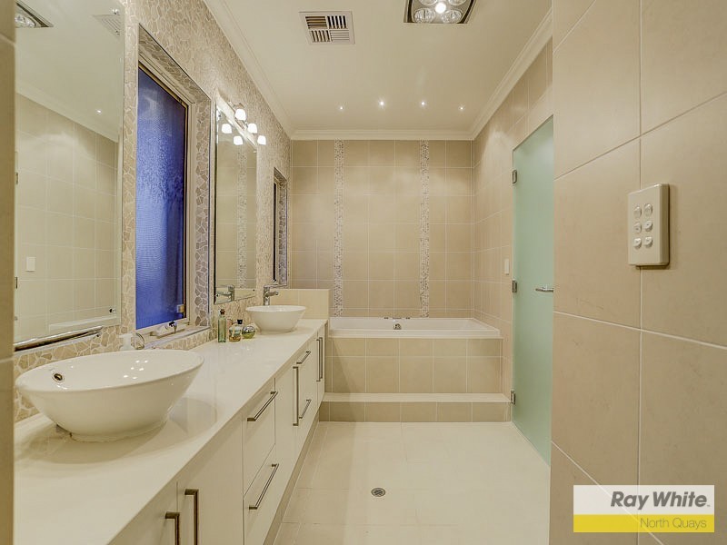 18 Tahiti Lane, Hillarys WA 6025