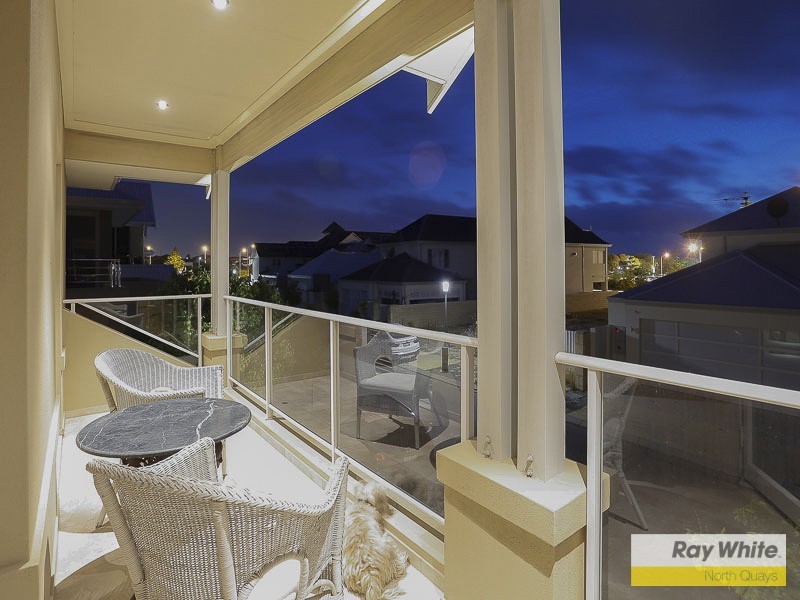 18 Tahiti Lane, Hillarys WA 6025