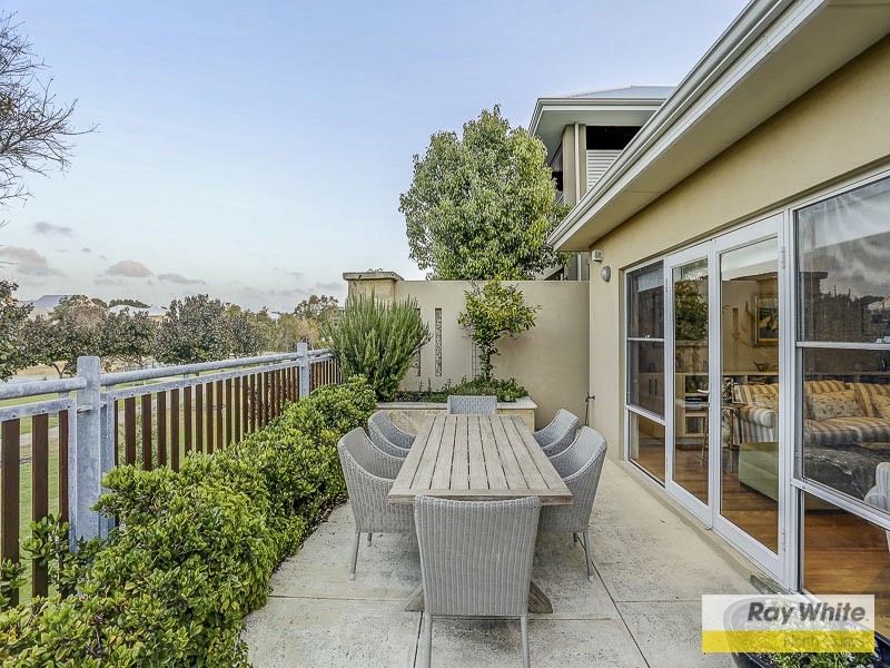 18 Tahiti Lane, Hillarys WA 6025