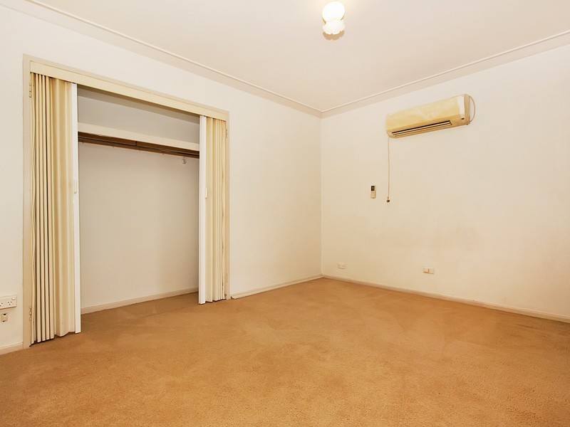 19 Newgate Street, Alexander Heights WA 6064