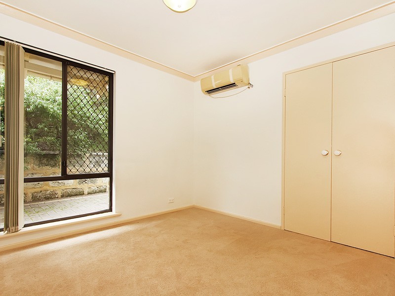 19 Newgate Street, Alexander Heights WA 6064