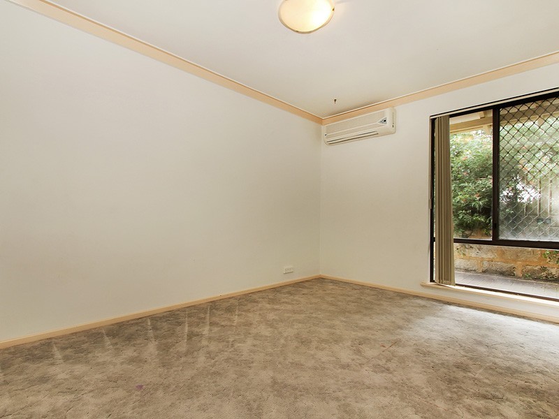 19 Newgate Street, Alexander Heights WA 6064