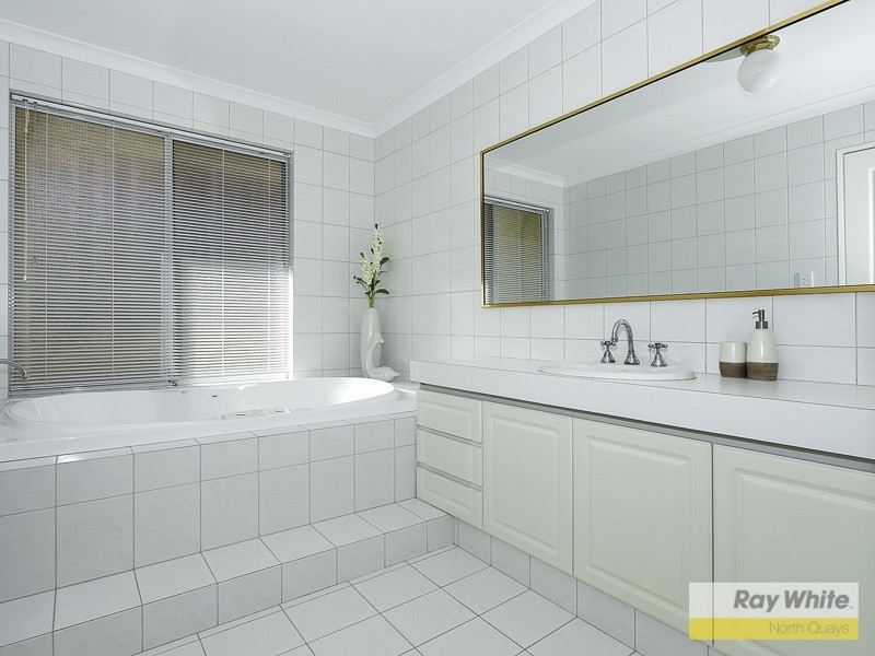 4 Seville Close, Hillarys WA 6025