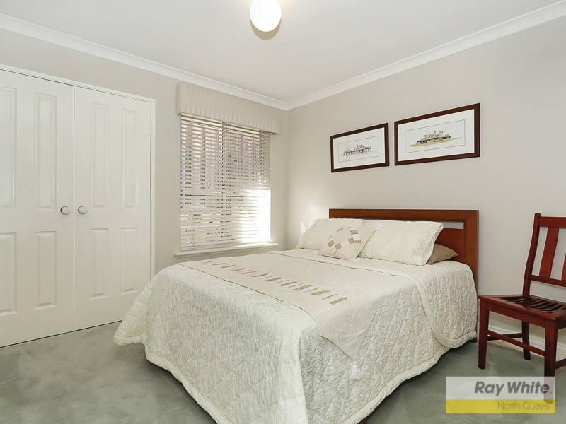 4 Seville Close, Hillarys WA 6025