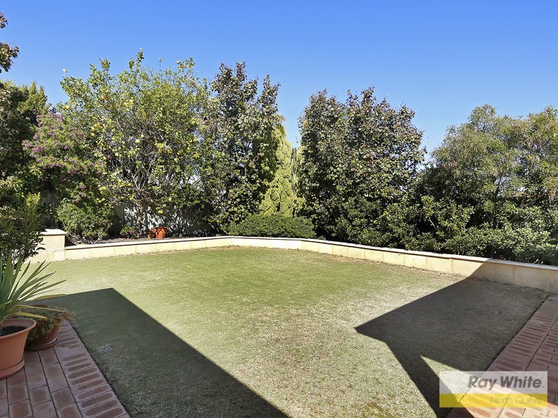 4 Seville Close, Hillarys WA 6025