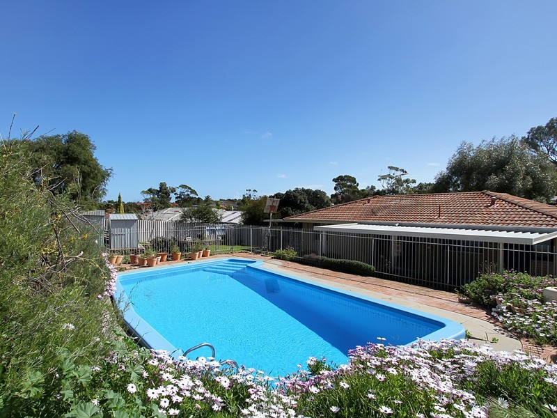 12 Channel Drive, Heathridge WA 6027