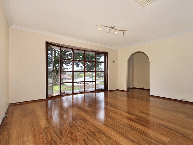 1 Carbridge Way, Duncraig WA 6023