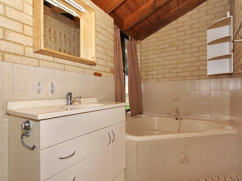 1 Carbridge Way, Duncraig WA 6023