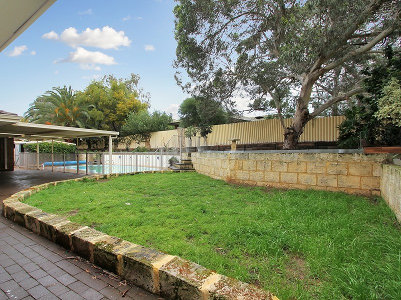 1 Carbridge Way, Duncraig WA 6023