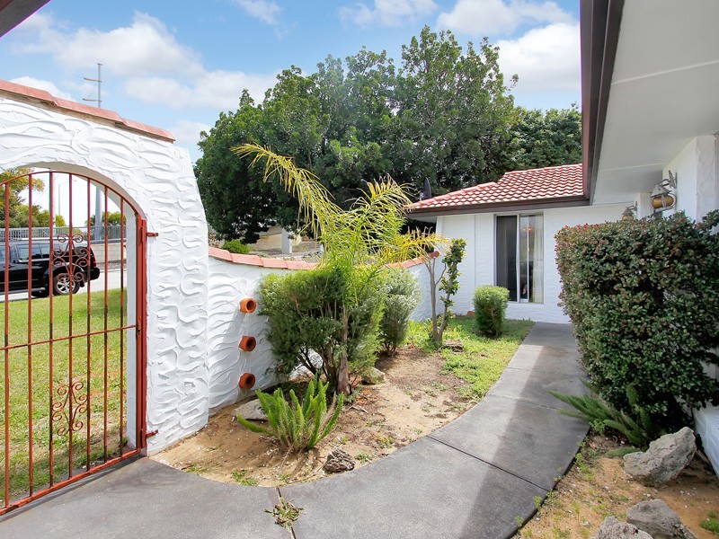 28 Retford Place, Carine WA 6020