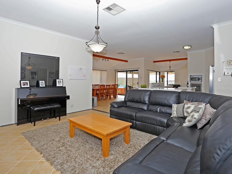 42 Rayner Drive, Landsdale WA 6065