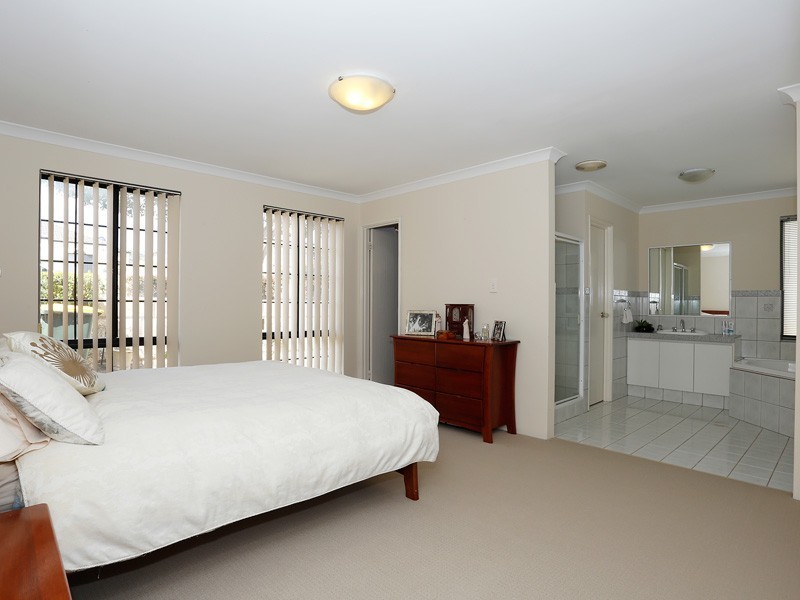 42 Rayner Drive, Landsdale WA 6065