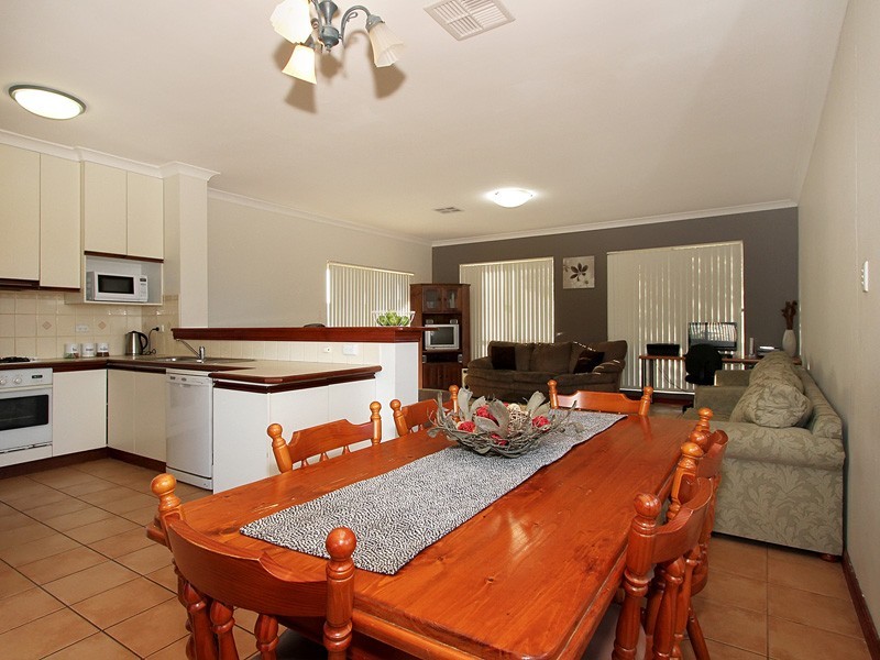 30 Allinga Crescent, Craigie WA 6025