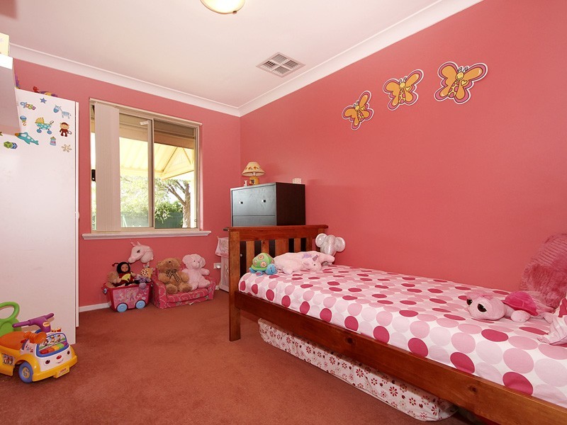 30 Allinga Crescent, Craigie WA 6025