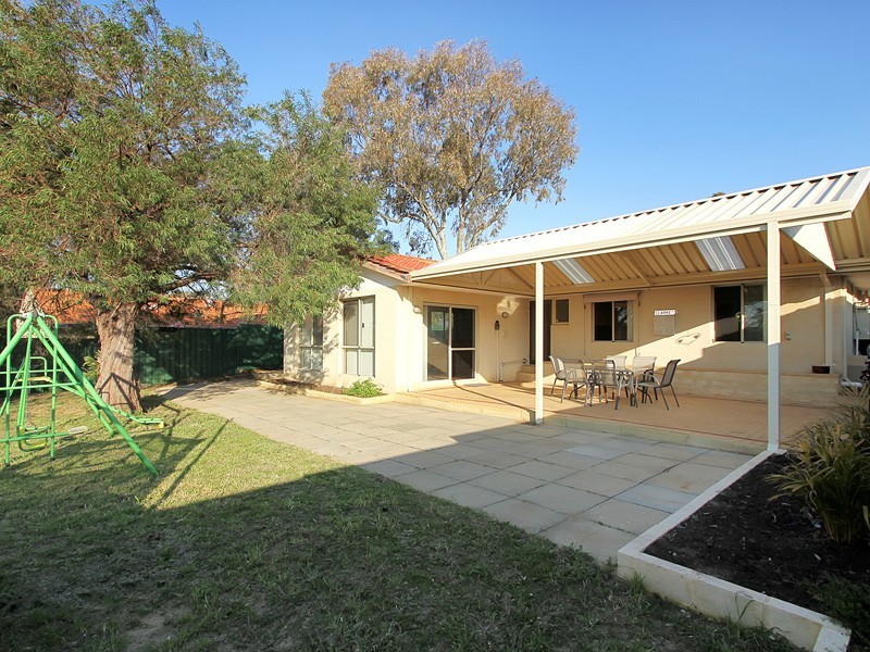 30 Allinga Crescent, Craigie WA 6025