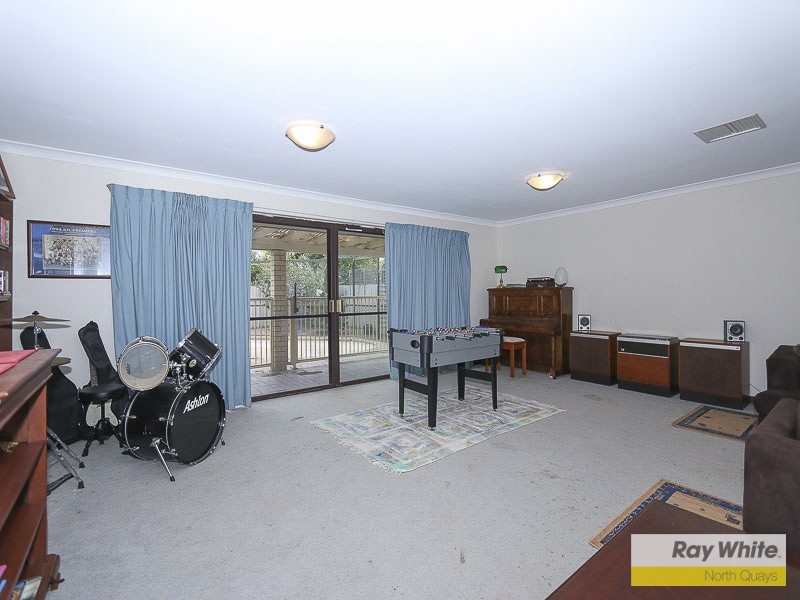 11 Strathaven Crescent, Greenwood WA 6024